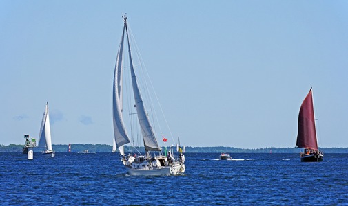 sail-2496429_1920