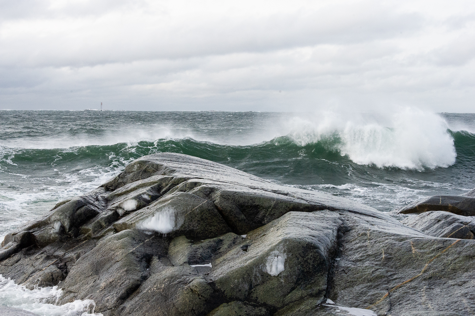 Myrskyävä Saaristomeri talviaikaan