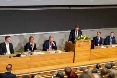 Panel participants Bjørn Grønning (Deputy Research Director, NORIS: Norwegian Intelligence School), Kira Vrist Rønn (Associate Professor, University of Southern Denmark), Ilkka Salmi (Deputy Director General, Security, European Commission), Kasperi Summanen (Editor-in-Chief of Verkkouutiset and Nykypäivä), Arnold Sinisalu (former Director General of Estonian Internal Security Service) and Olli Teirilä (Dr., Major, Researcher, Defence Command)